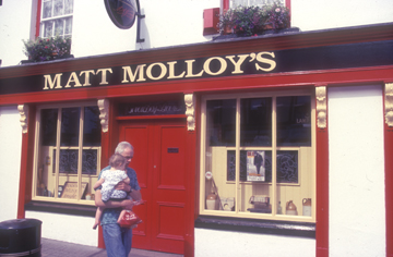 MATT MOLLOY'S BAR