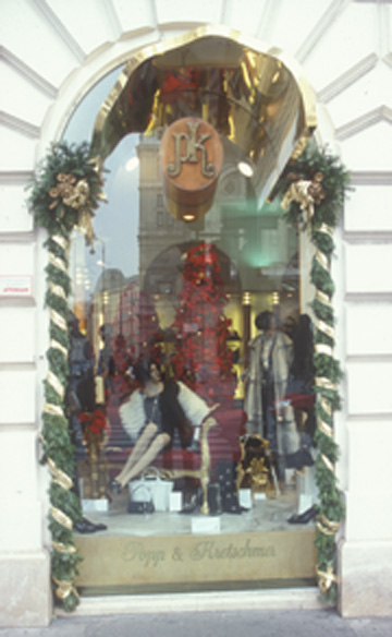 DESIGNER SHOP WINDOW