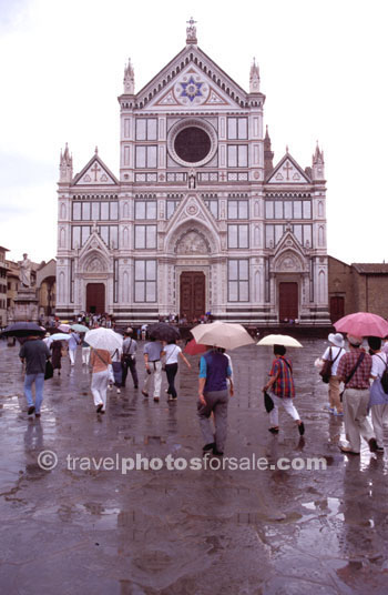 SANTA CROCE IN THE RAIN