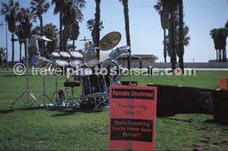 INVISIBLE DRUMMER