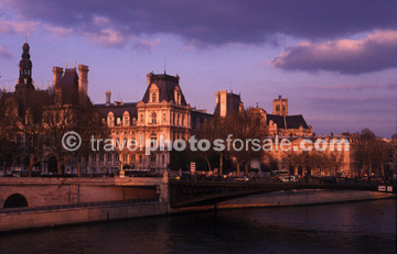 HOTEL DE VILLE
