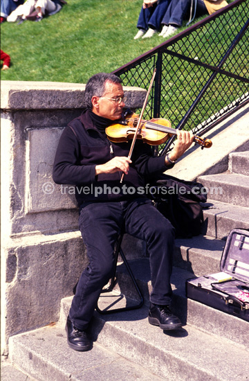 VIOLIN PLAYER