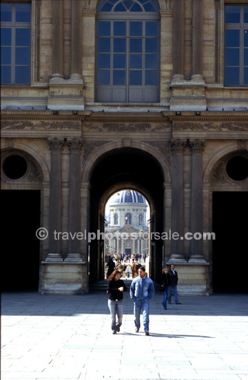 LOUVRE ARCH