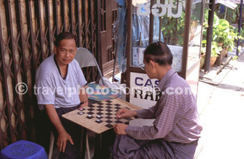 DRAUGHTS